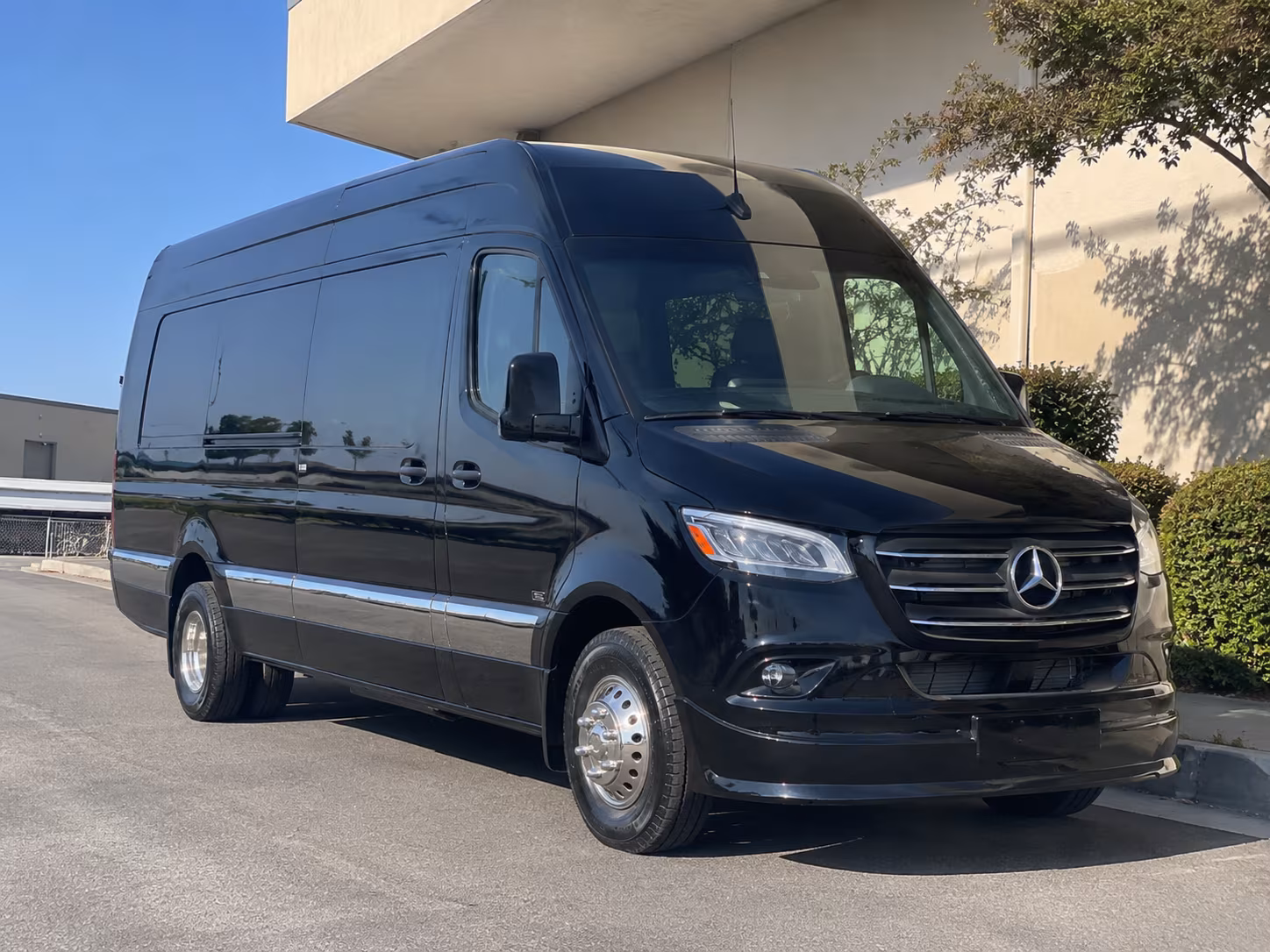 kalamazoo airport transportation onboard seating